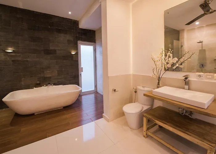 6-8br! View Sky Club, Brilliant Location, Of Villa Seminyak