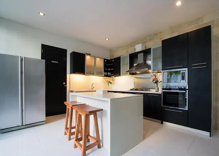 6-8br! View Sky Club, Brilliant Location, Of Seminyak