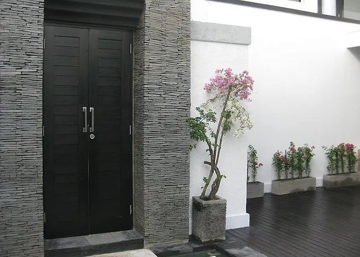 6-8br! View Sky Club, Brilliant Location, Of Villa