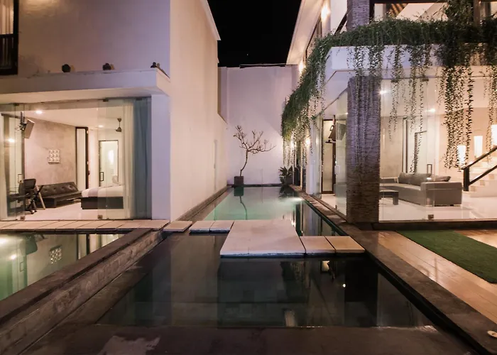 Villa 6-8br! View Sky Club, Brilliant Location, Of Seminyak