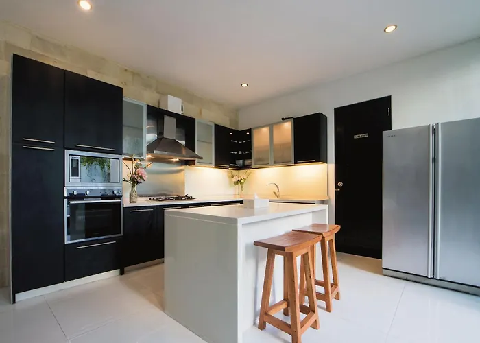 6-8br! View Sky Club, Brilliant Location, Of Villa *