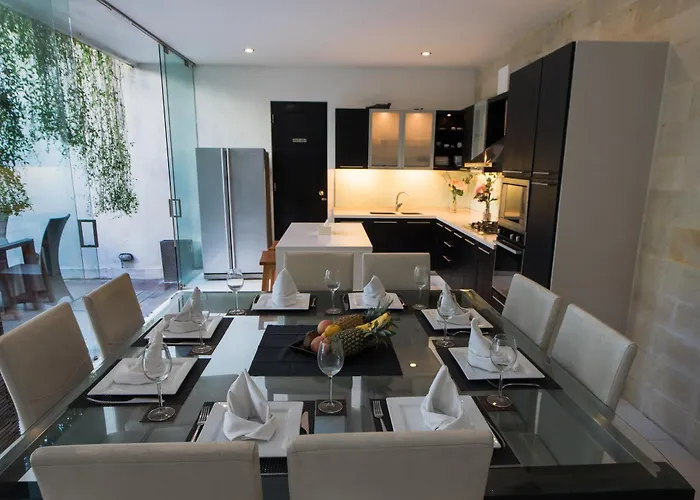 Villa 6-8br! View Sky Club, Brilliant Location, Of Seminyak
