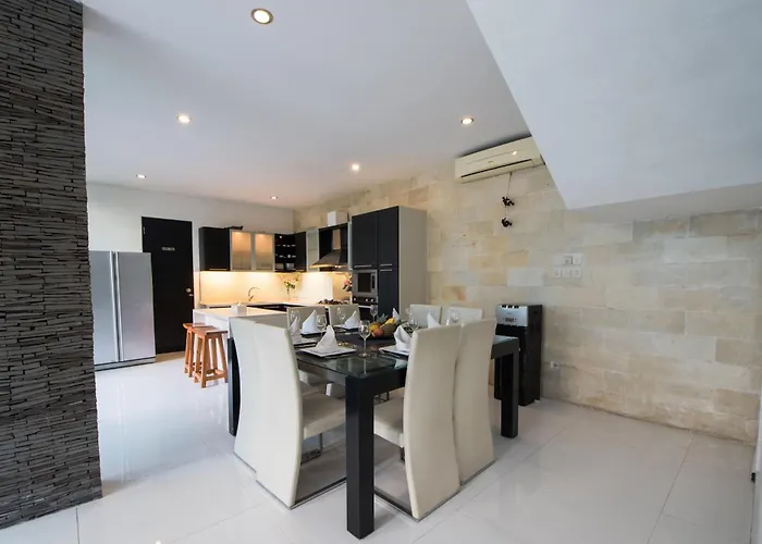 Villa 6-8br! View Sky Club, Brilliant Location, Of
