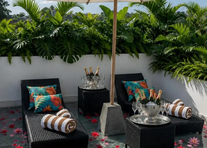 6-8br! View Sky Club, Brilliant Location, Of Villa Seminyak
